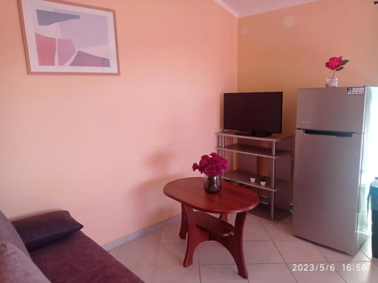 Sunny Apartment By The Sea Pula