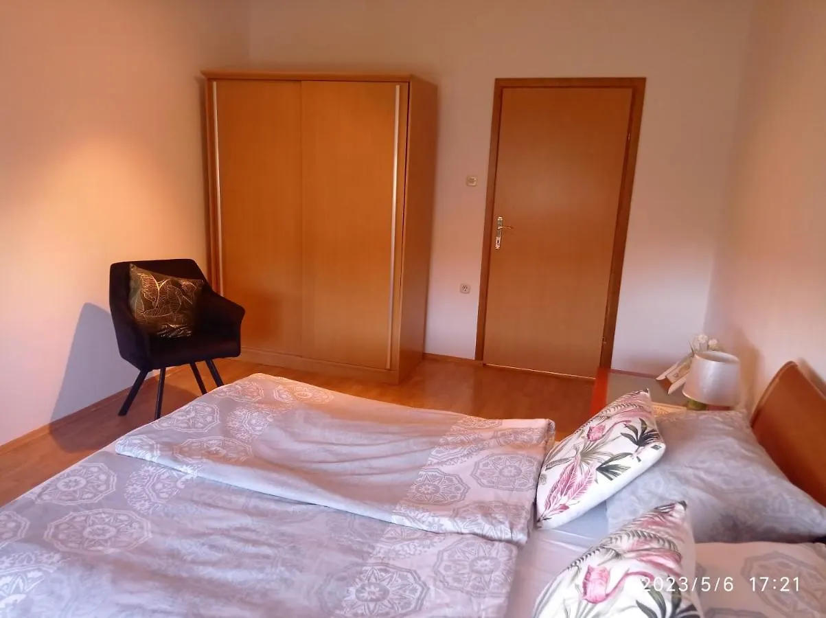 Sunny Apartment By The Sea