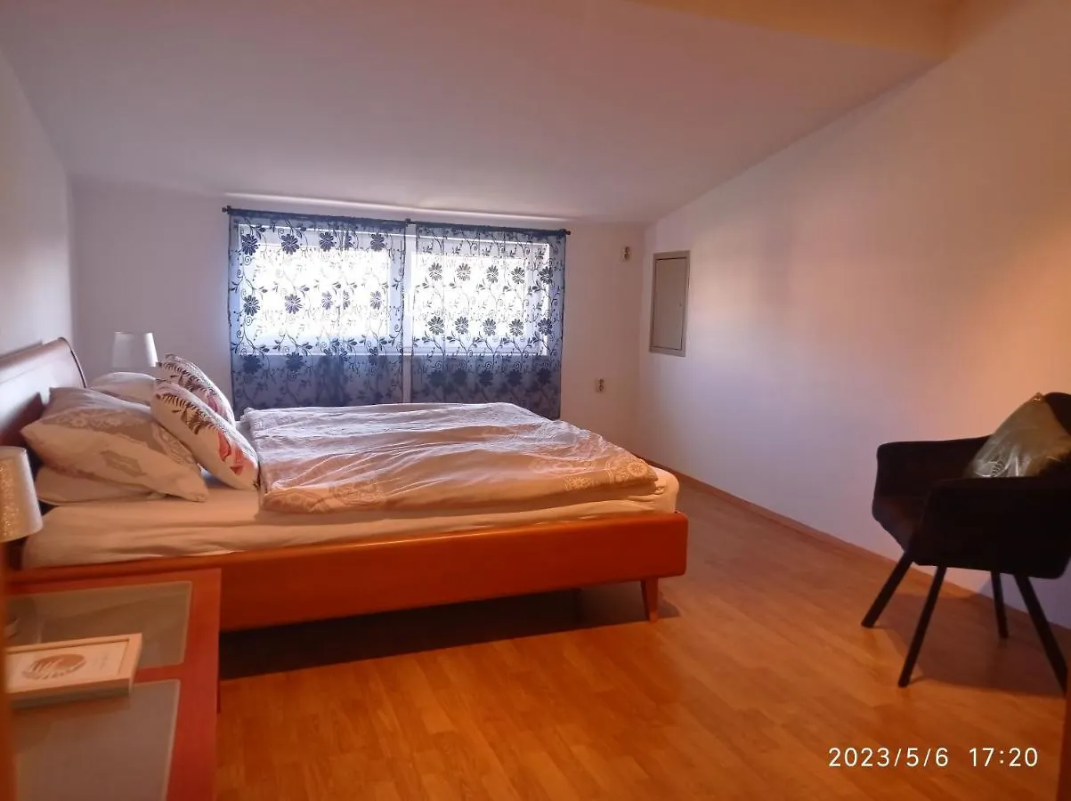 Sunny Apartment By The Sea Croatia